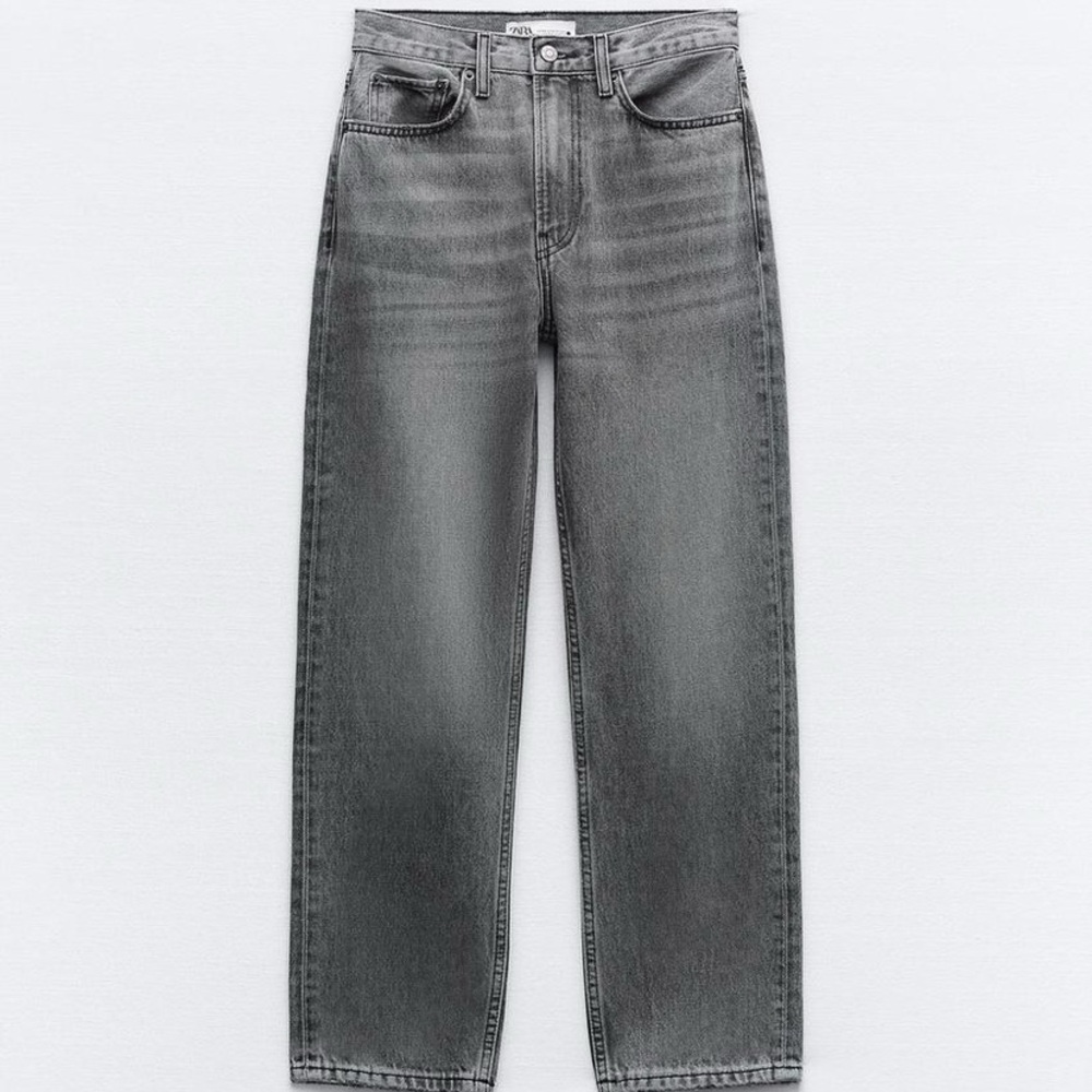 Zara Mid Rise Straight Leg Cropped Jeans